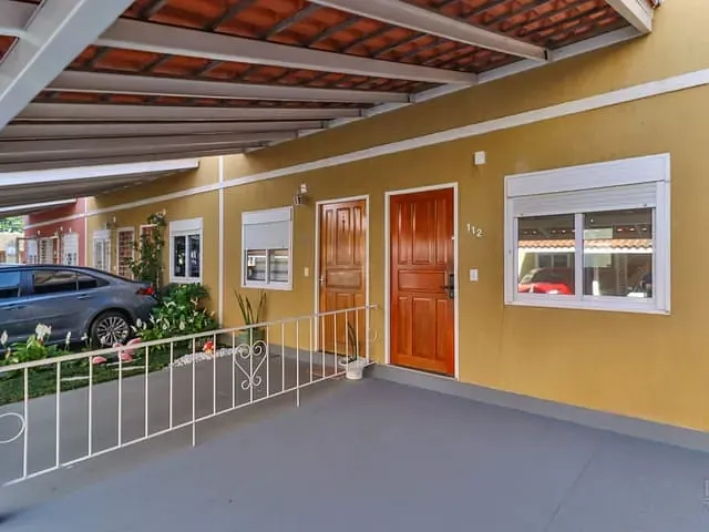 Casa com 103m² 3 quartos e 2 banheiros, à venda, no bairro Camaquã em Porto Alegre