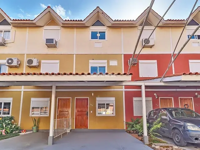 Casa com 103m² 3 quartos e 2 banheiros, à venda, no bairro Camaquã em Porto Alegre