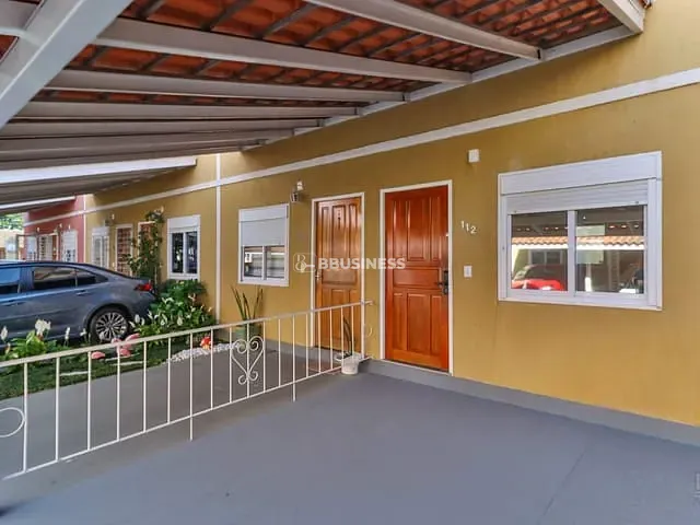 Casa com 103m² 3 quartos e 2 banheiros, à venda, no bairro Camaquã em Porto Alegre