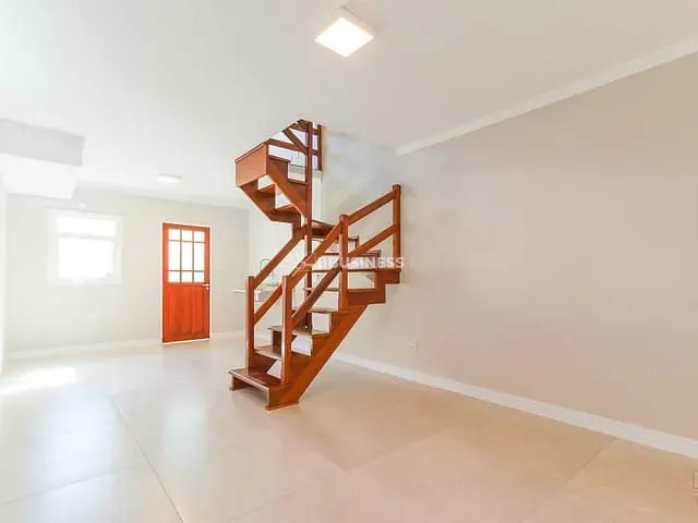 Casa com 103m² 3 quartos e 2 banheiros, à venda, no bairro Camaquã em Porto Alegre