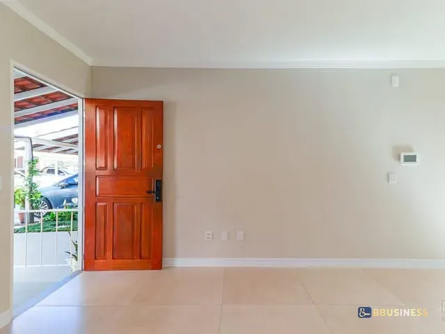 Casa com 103m² 3 quartos e 2 banheiros, à venda, no bairro Camaquã em Porto Alegre