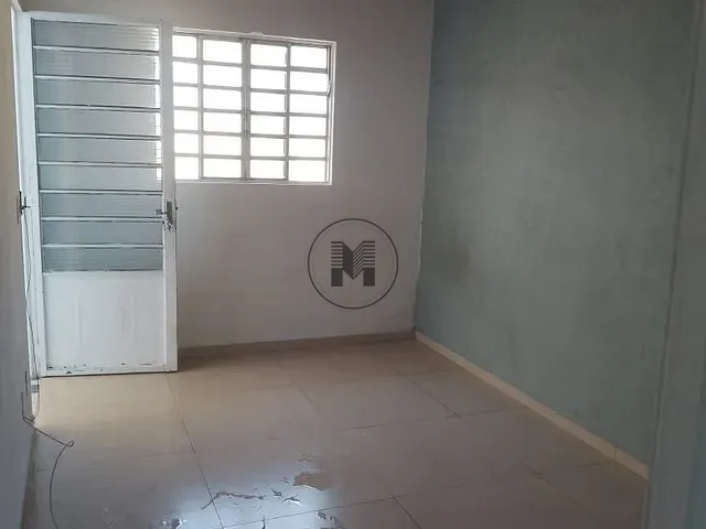 Casa 2 quartos e 1 banheiro, à venda, no bairro Vila dos Comerciários II em Guaratinguetá