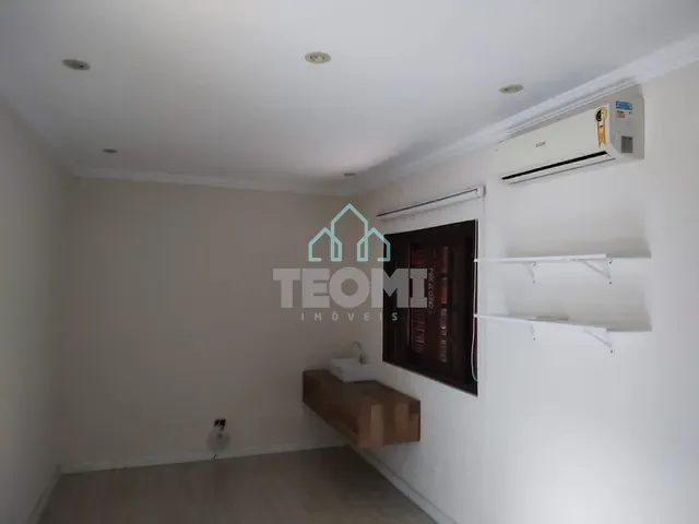 Casa 4 quartos e 5 banheiros, à venda, no bairro Parque São Jorge em Taubaté