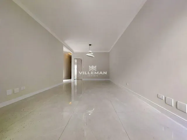 Casa com 300m² 3 quartos e 3 banheiros, à venda, no bairro Zona 07 em Maringá
