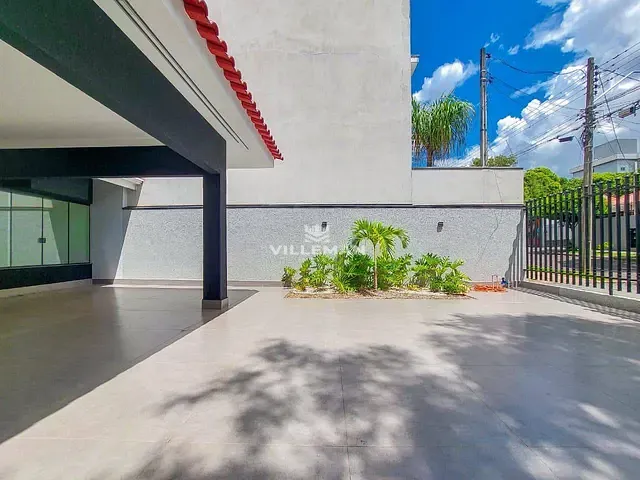 Casa com 300m² 3 quartos e 3 banheiros, à venda, no bairro Zona 07 em Maringá
