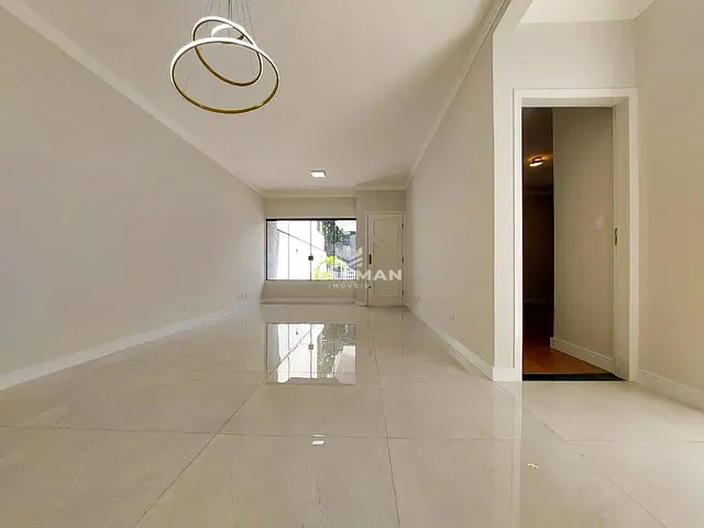 Casa com 300m² 3 quartos e 3 banheiros, à venda, no bairro Zona 07 em Maringá