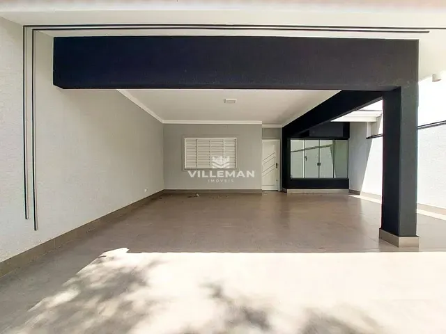 Casa com 300m² 3 quartos e 3 banheiros, à venda, no bairro Zona 07 em Maringá
