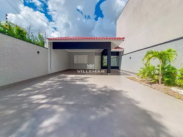 Casa com 300m² 3 quartos e 3 banheiros, à venda, no bairro Zona 07 em Maringá