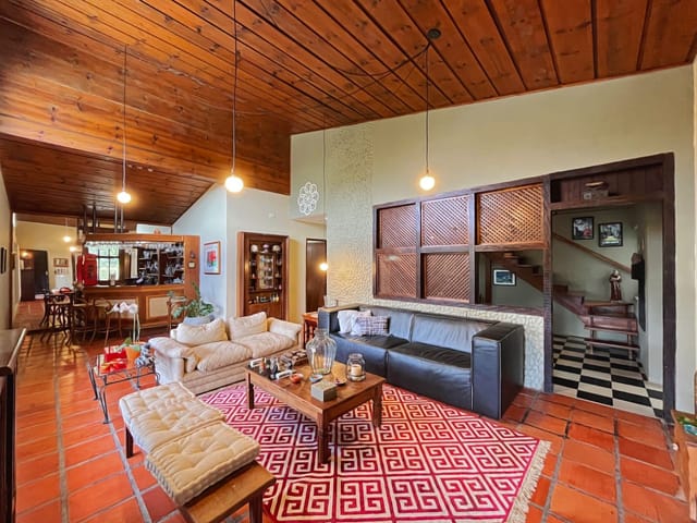 Casa com 370m² 5 quartos e 7 banheiros, à venda, no bairro Cascata em Porto Alegre