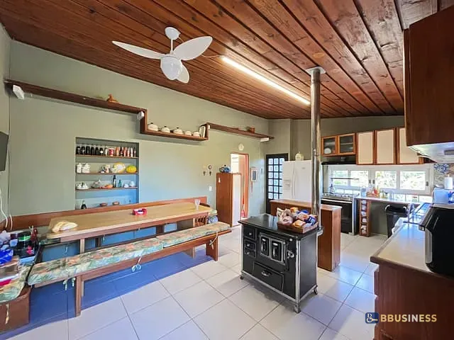Casa com 370m² 5 quartos e 7 banheiros, à venda, no bairro Cascata em Porto Alegre