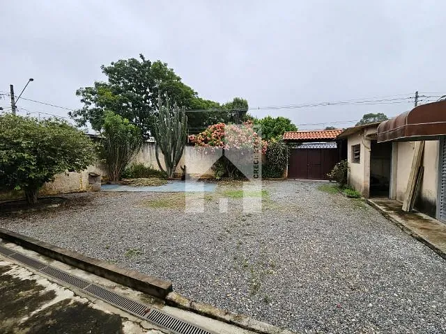 Casa com 543m² 5 quartos e 2 banheiros, à venda, no bairro Caxambu em Jundiaí