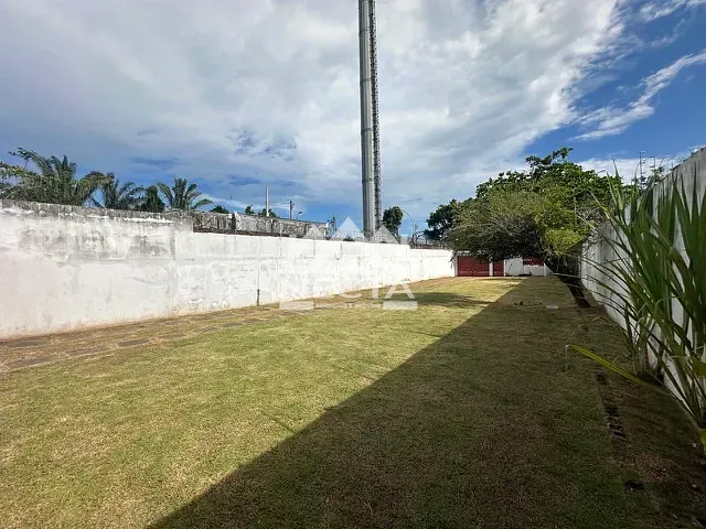 Casa com 500m² 3 quartos e 2 banheiros, à venda, no bairro Praia das Palmeiras em Caraguatatuba
