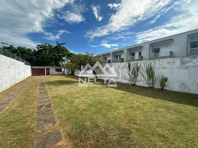 Casa com 500m² 3 quartos e 2 banheiros, à venda, no bairro Praia das Palmeiras em Caraguatatuba