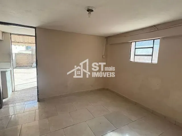 Casa 2 quartos e 1 banheiro, para alugar, no bairro Jardim Nova Andradas em Andradas