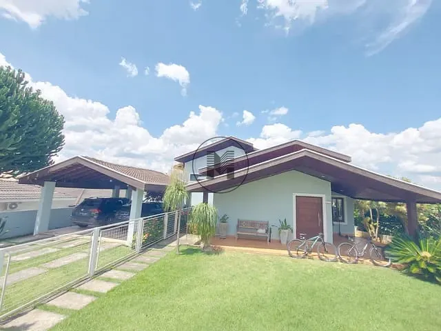 Casa com 900m² 4 quartos e 6 banheiros, à venda, no bairro Jardim Panorama II em Guaratinguetá