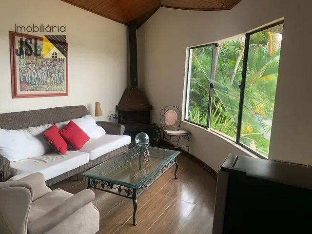 Casa com 590m² 5 quartos e 2 banheiros, à venda, no bairro Residencial Santa Helena em Caçapava