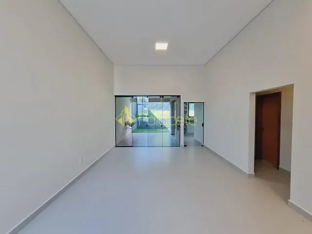 Casa com 250m² 3 quartos e 3 banheiros, à venda, no bairro Jardim Independência em Taubaté