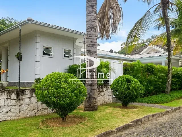 Casa 4 quartos e 6 banheiros, à venda, no bairro Itaipu em Niterói