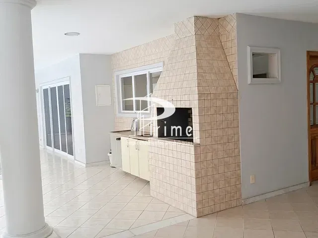 Casa 4 quartos e 6 banheiros, à venda, no bairro Itaipu em Niterói