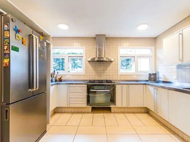 Casa com 1100m², à venda, no bairro Jardim Cordeiro em São Paulo