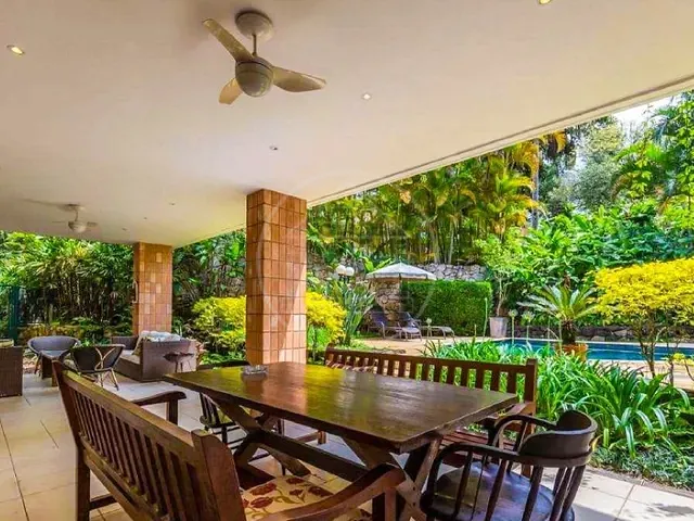 Casa com 1100m², à venda, no bairro Jardim Cordeiro em São Paulo