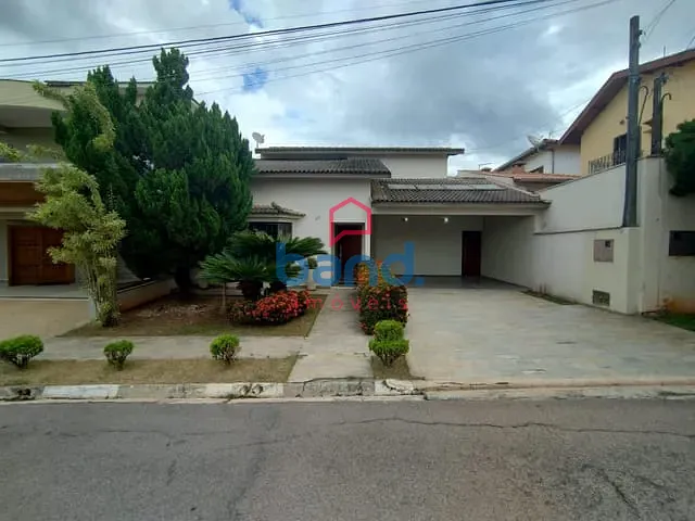 Casa 3 quartos e 3 banheiros, para alugar, no bairro Rafael Alcalá em Porto Feliz