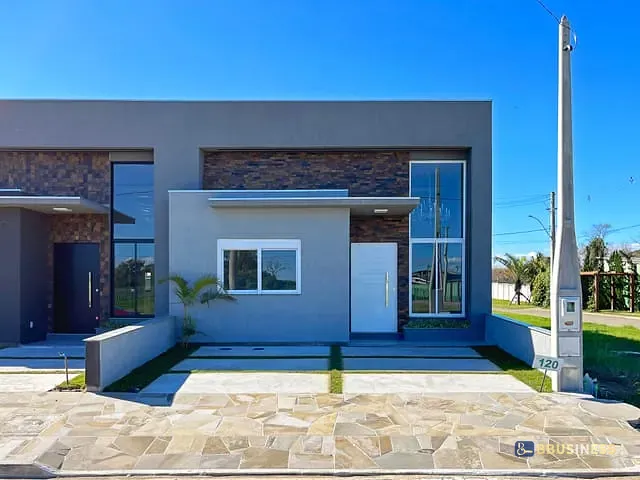 Casa com 102m² 3 quartos e 2 banheiros, à venda, no bairro Hípica em Porto Alegre