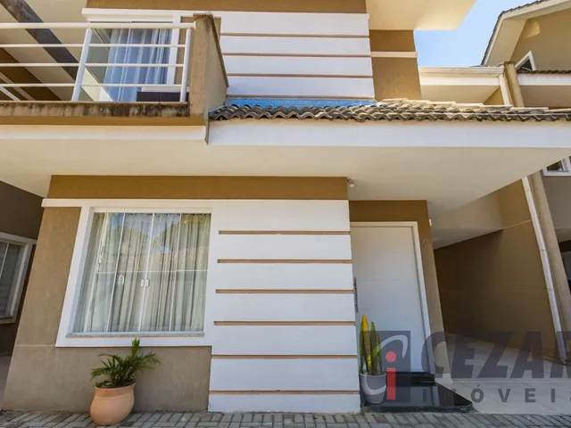 Casa 3 quartos e 4 banheiros, à venda, no bairro Barreirinha em Curitiba