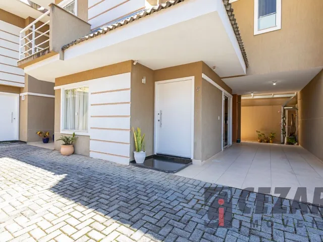 Casa 3 quartos e 4 banheiros, à venda, no bairro Barreirinha em Curitiba