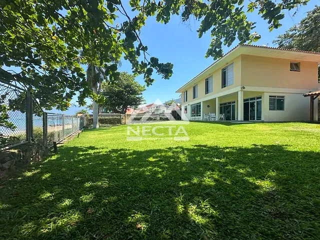 Casa com 1098m² 4 quartos e 6 banheiros, à venda, no bairro São Francisco da Praia em São Sebastião