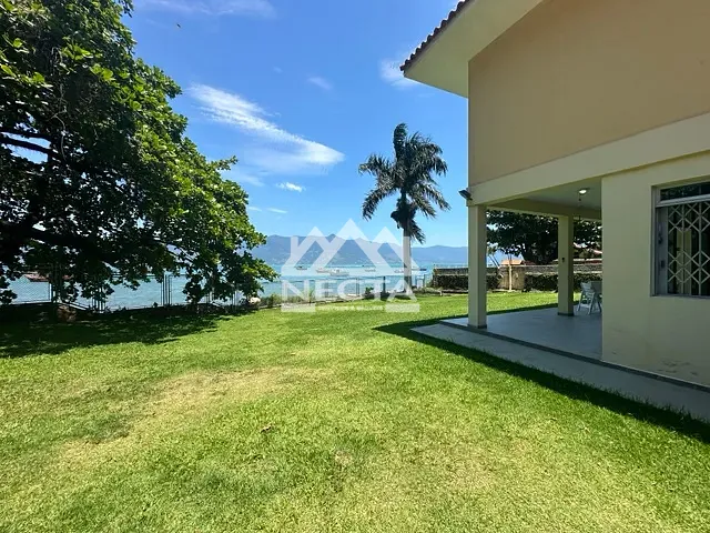 Casa com 1098m² 4 quartos e 6 banheiros, à venda, no bairro São Francisco da Praia em São Sebastião