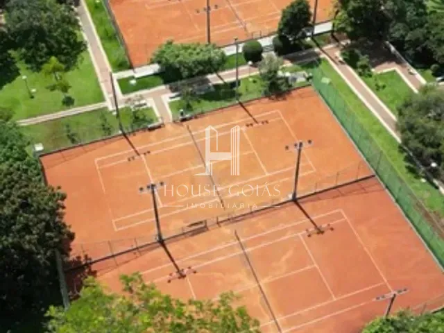 Casa com 450m² 4 quartos e 5 banheiros, à venda, no bairro Residencial Granville em Goiânia