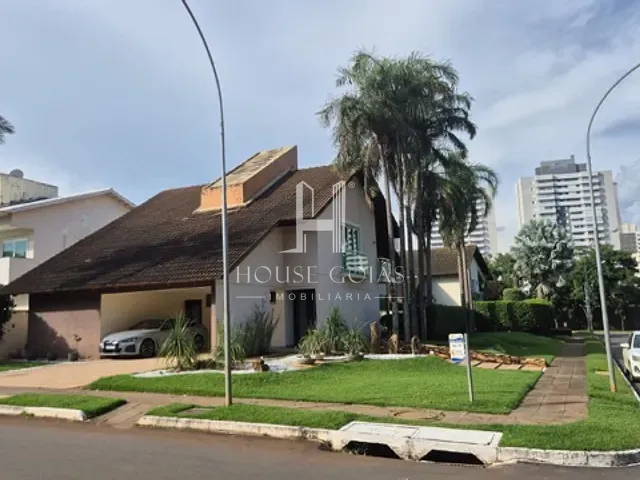 Casa com 450m² 4 quartos e 5 banheiros, à venda, no bairro Residencial Granville em Goiânia