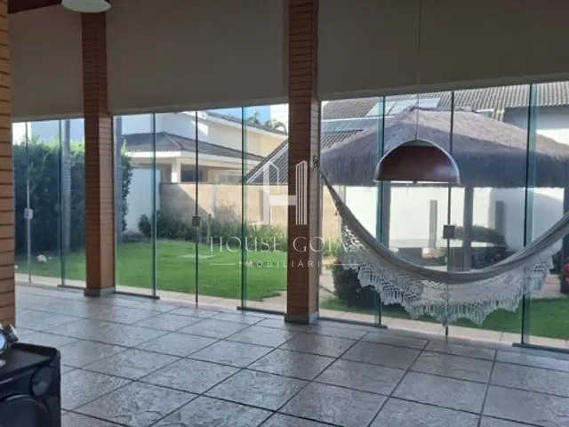 Casa com 450m² 4 quartos e 5 banheiros, à venda, no bairro Residencial Granville em Goiânia