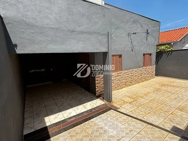 Casa com 300m² 3 quartos e 1 banheiro, para alugar, no bairro Santa Marta em Uberaba