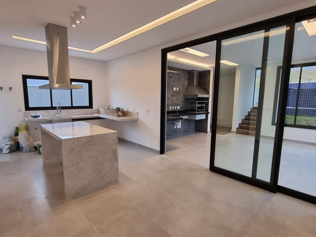 Casa com 472m² 4 quartos e 5 banheiros, à venda, no bairro Condomínio Residencial Alphaville em São José dos Campos