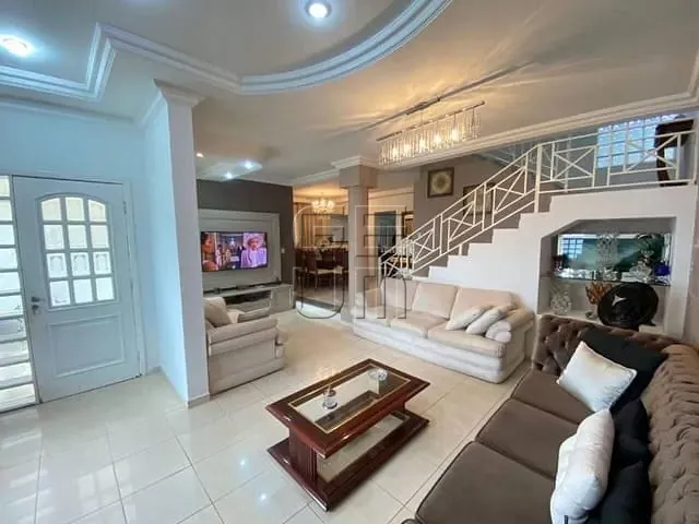 Casa com 420m² 4 quartos e 3 banheiros, à venda ou para alugar, no bairro Terras de Santana II em Londrina