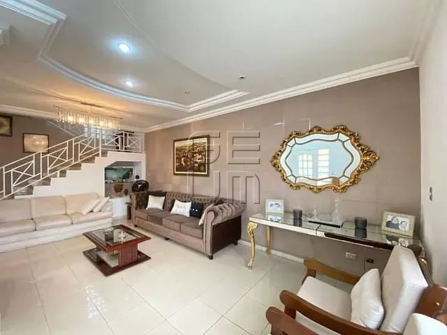 Casa com 420m² 4 quartos e 3 banheiros, à venda ou para alugar, no bairro Terras de Santana II em Londrina