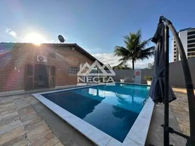 Casa com 765m² 5 quartos e 2 banheiros, à venda, no bairro Jardim Aruan em Caraguatatuba