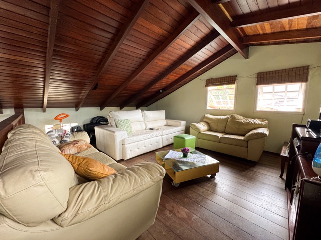Casa com 360m² 4 quartos e 3 banheiros, à venda, no bairro Centro em Bertioga