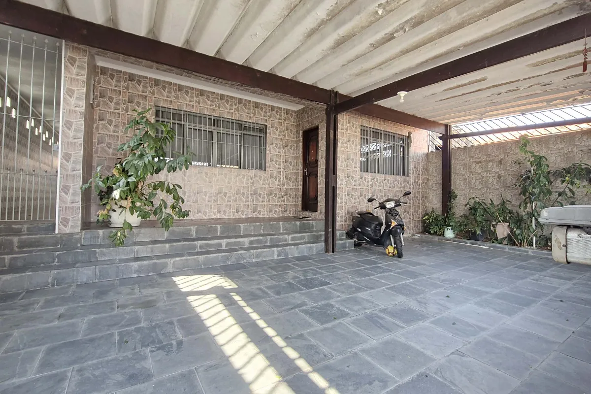 Casa para venda em Parque Fernanda com 3 quartos, sendo 1 suíte, 133m²