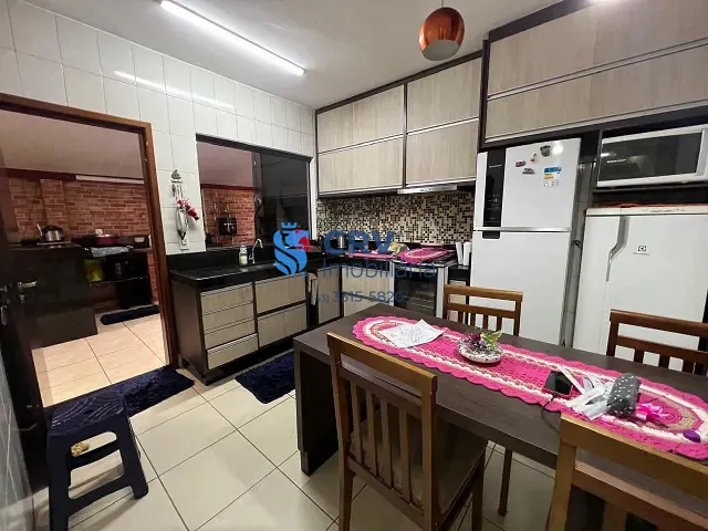 Casa com 198m² 3 quartos e 2 banheiros, à venda, no bairro Antares em Londrina