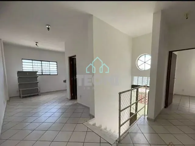 Casa 2 quartos e 1 banheiro, à venda, no bairro Piracangaguá em Taubaté