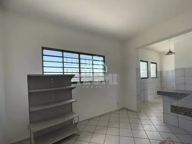 Casa 2 quartos e 1 banheiro, à venda, no bairro Piracangaguá em Taubaté