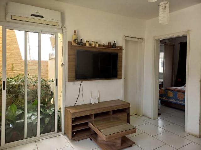 Casa com 150m² 2 quartos e 1 banheiro, à venda, no bairro Laranjal em Pelotas
