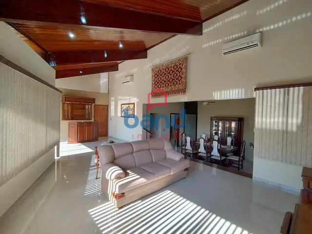 Casa 3 quartos e 4 banheiros, para alugar, no bairro Rafael Alcala em Porto Feliz