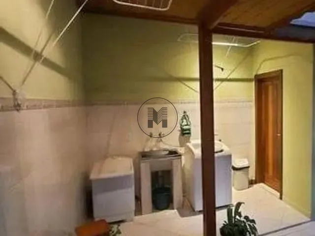 Casa 2 quartos e 1 banheiro, à venda, no bairro Parque do Sol em Guaratinguetá