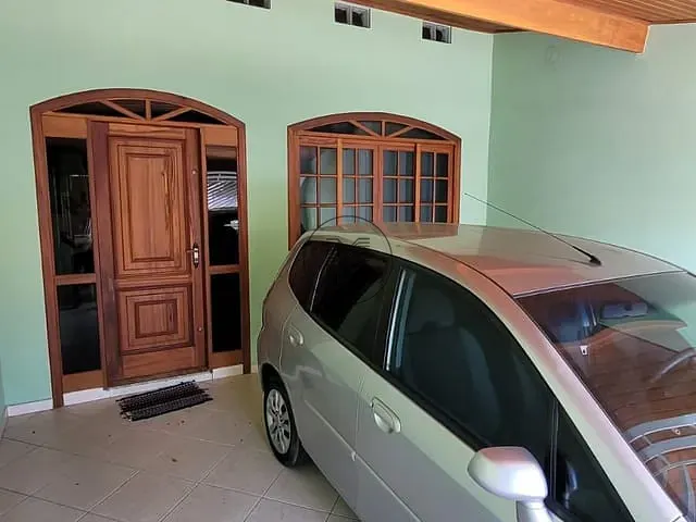 Casa 2 quartos e 1 banheiro, à venda, no bairro Parque do Sol em Guaratinguetá