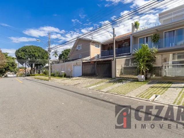 Sobrado com 205m² 3 quartos e 2 banheiros, à venda, no bairro Uberaba em Curitiba
