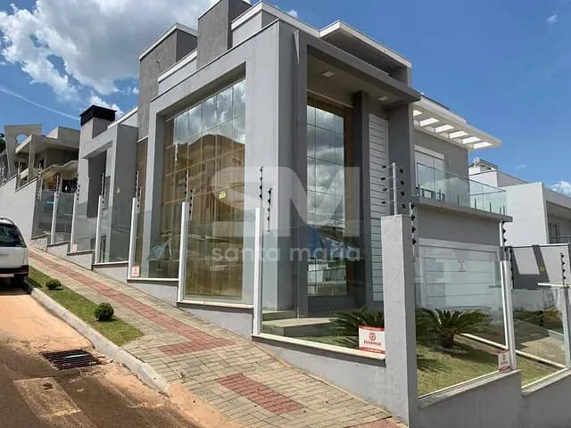 Casa com 400m² 3 quartos e 2 banheiros, à venda, no bairro Passo dos Fortes em Chapecó